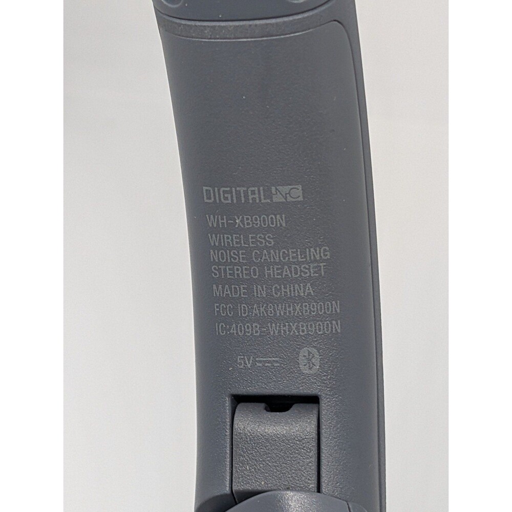 Sony WH-XB900N Wireless Noise Canceling Extra Bass Headphones - Picture 3 of 4